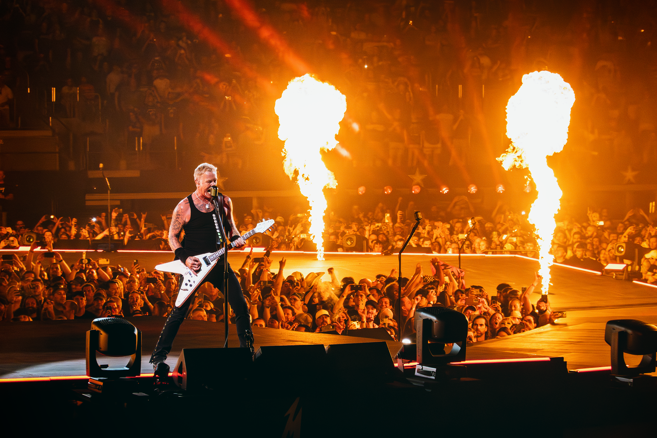 James Hetfield of Metallica performs Fuel in Arlington, TX.